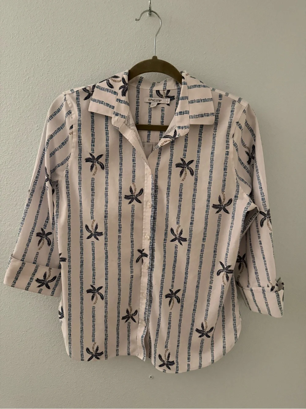 Chico's Striped Palm Button-Up Shirt in White Tan and Navy US Size 4